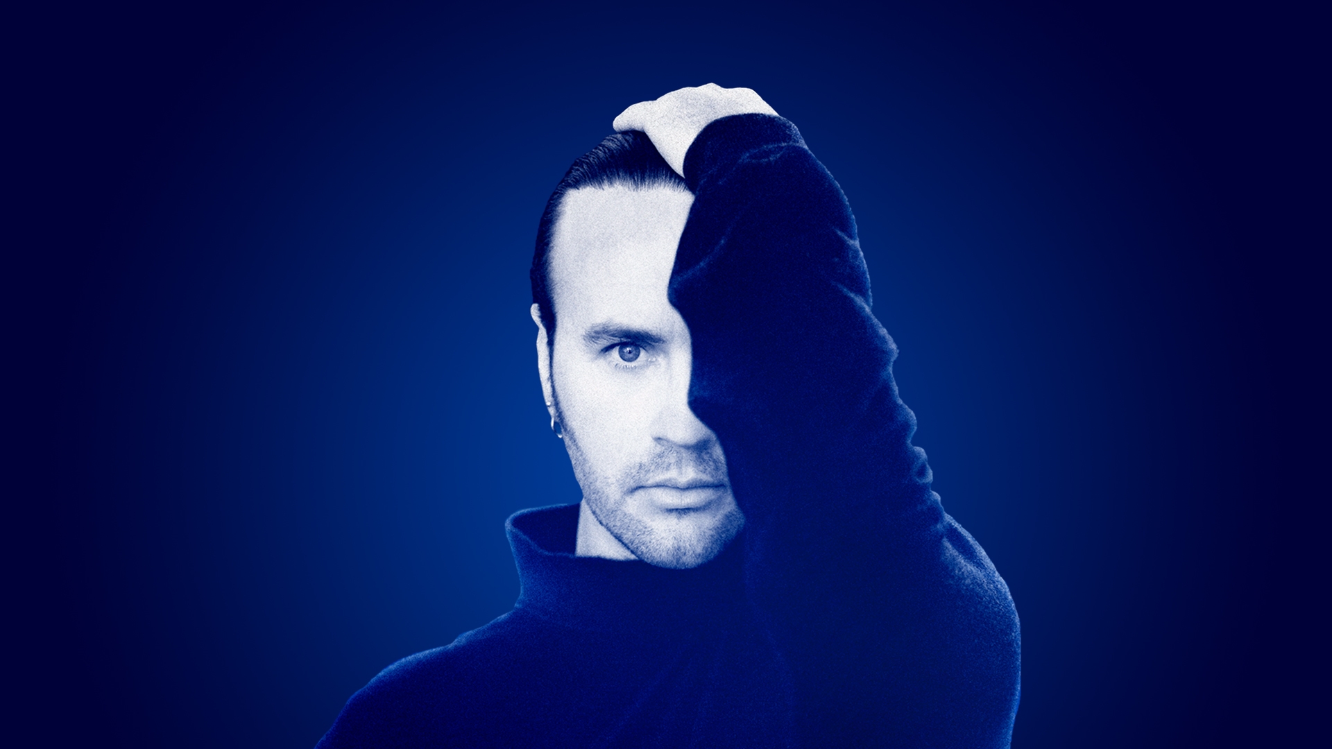 Desmond Child_Wide Blue Elbow Shot_Photo by Stephen Denalian